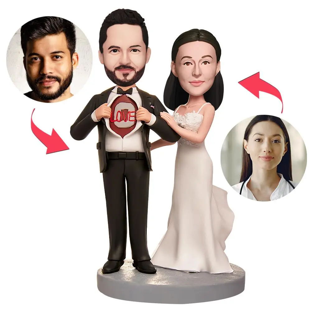 Customized wedding cake topper: a bride and groom figurine with circular photo placeholders for faces on the sides and small red arrows suggesting personalization.