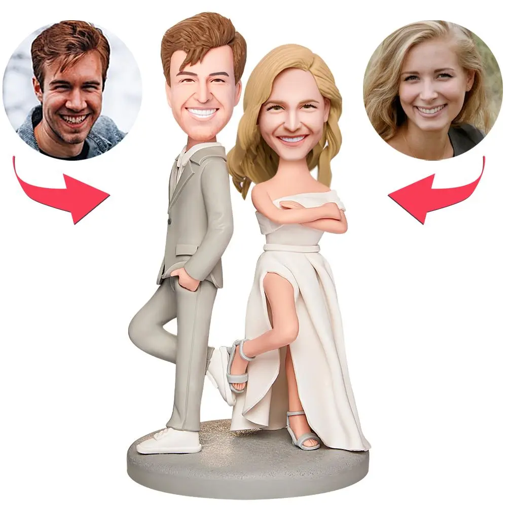 Couple figurine with two circular photos linked by arrows, illustrating a face-swap between the photos.